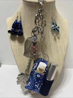 Gift Set BluePaisley Lip Balm Detachable Keychain Holder Purse Charm 2pr earring